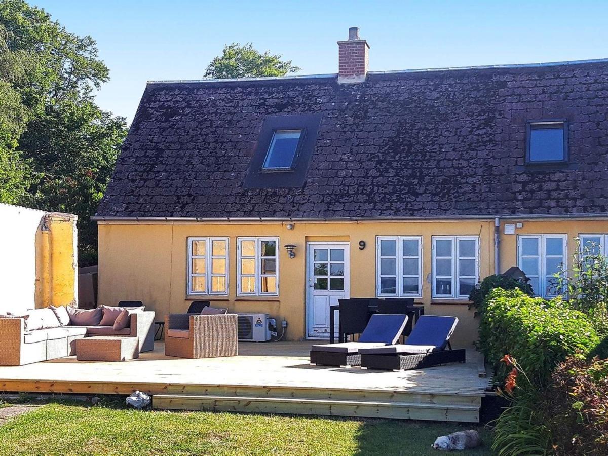 4 Person Holiday Home In Bandholm Eksteriør billede